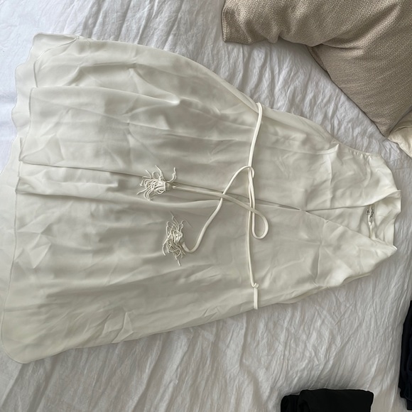 Wilfred (Aritzia) White Silk Dress with optional tassel drawstring - Picture 2 of 4